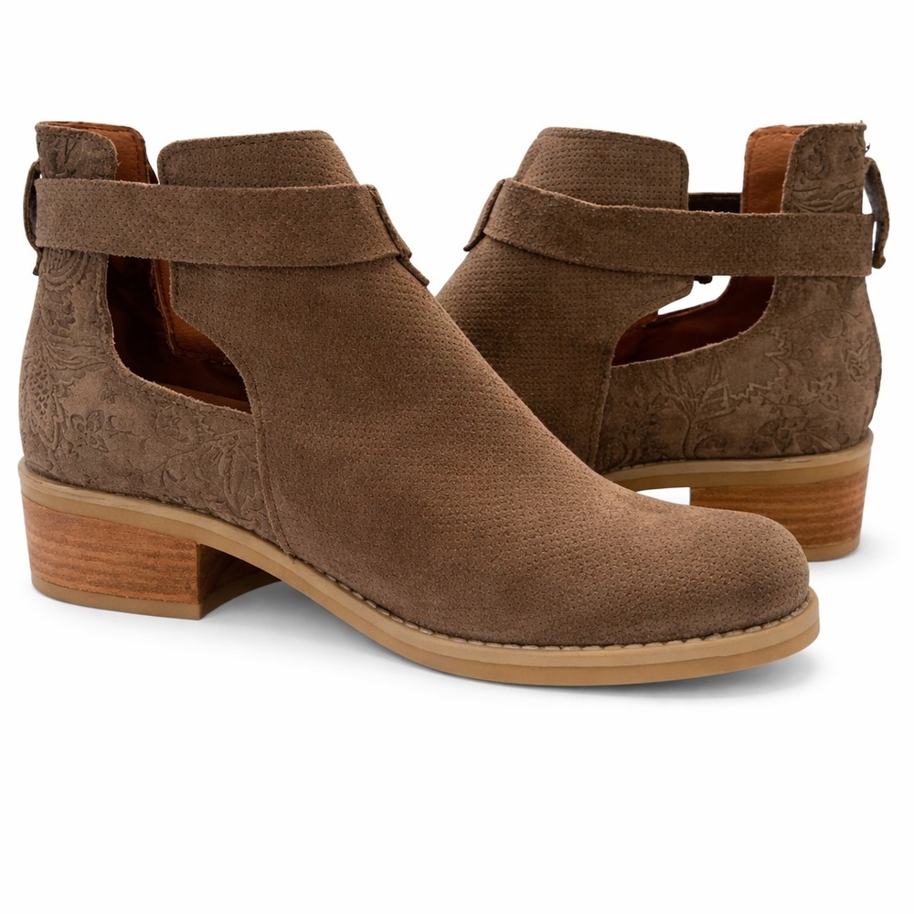 Gray/TaupeAnkle Boots Suede Size 6-6.5 Tara M